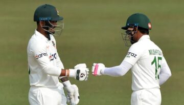 কান্নায় ভেঙে পড়লেন সাবেক আনসার সদস্য, খাদ্য সহায়তা দিলেন ইউএনও