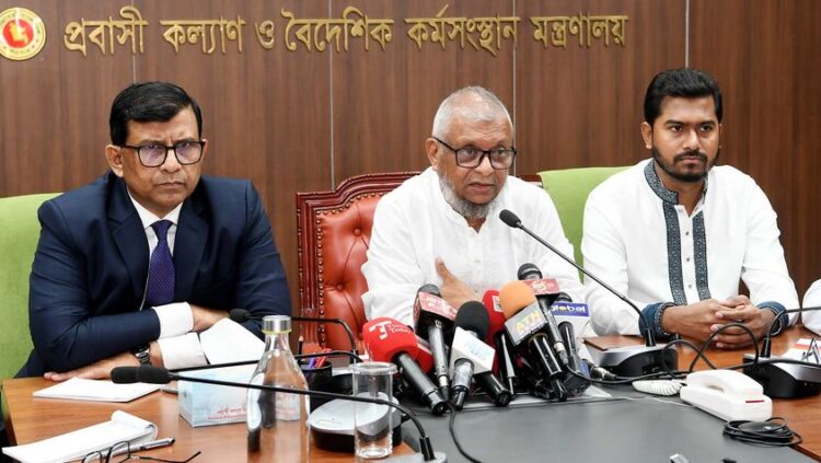 বিদেশে কর্মী পাঠাতে কোনো সিন্ডিকেট চলবে না: আরিফুল হক