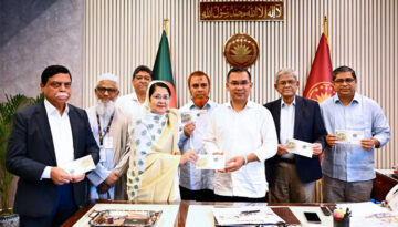 পল্লী উন্নয়ন দিবস উপলক্ষে স্মারক ডাকটিকিট অবমুক্ত প্রধানমন্ত্রীর