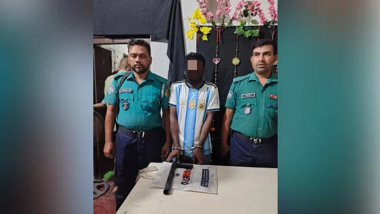 খুলনায় অস্ত্র ও গুলিসহ সন্ত্রাসী ভেলু গ্রেপ্তার