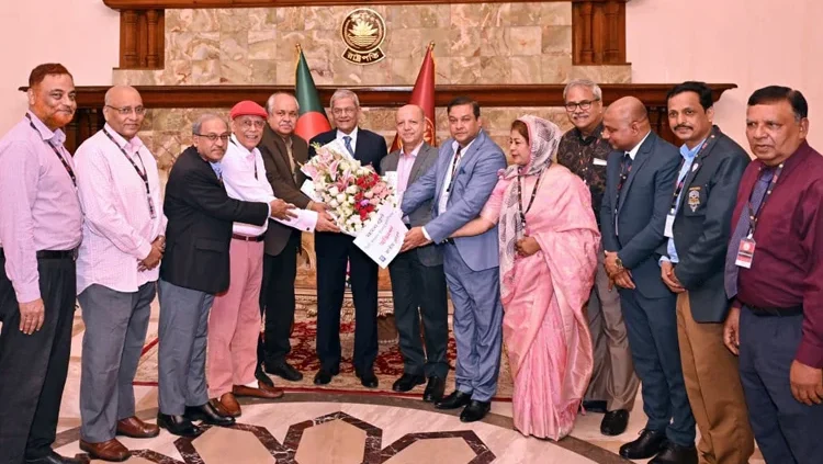 গণতন্ত্র বাঁচাতে হলে গণমাধ্যমকেও বাঁচাতে হবে : রাষ্ট্রপতি