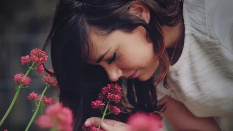 পুরোনো কোনো গন্ধেই ফিরে আসে শৈশবের স্মৃতি !